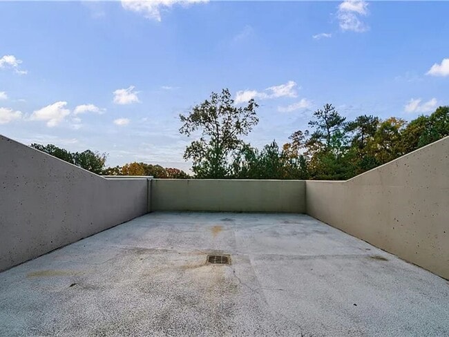 Building Photo - 3300 Windy Ridge Pkwy SE