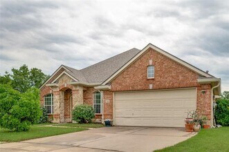 Building Photo - 9204 Lockhart Dr
