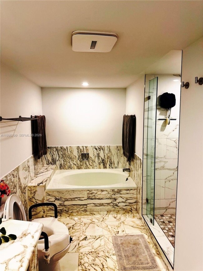 Building Photo - 4900 N Ocean Blvd