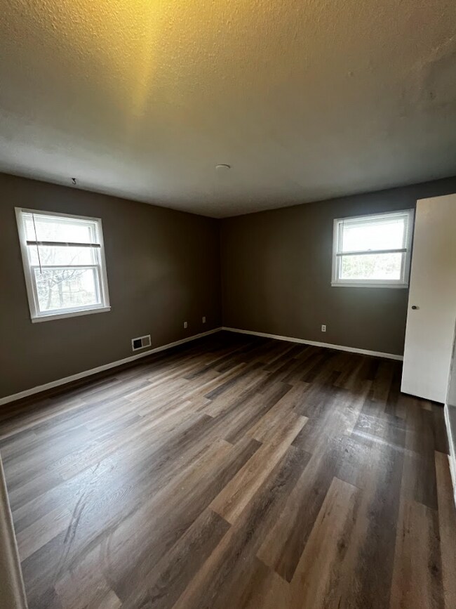 Building Photo - 7725 Tessman Dr