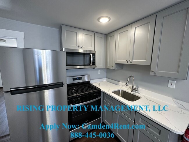 Building Photo - 1536 Bradley Ave