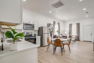 Building Photo - Charming Renovated 3-bedroom, 2-bathroom home!