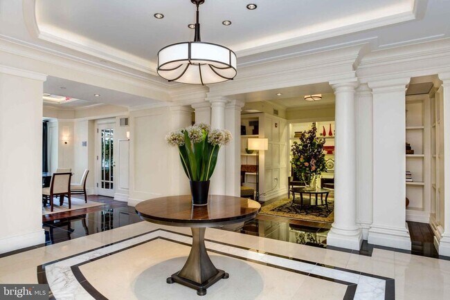 Building Photo - 130 S 18th St