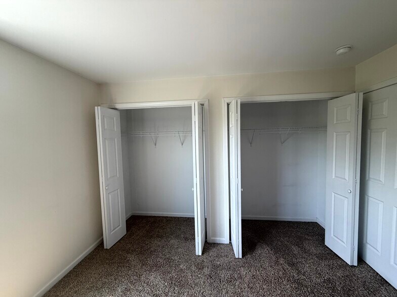 Building Photo - 1204 Admirals Walk Dr