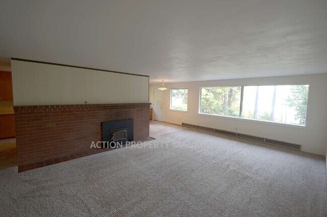 Building Photo - 2 bed 1 bath waterfront home, in Sequim