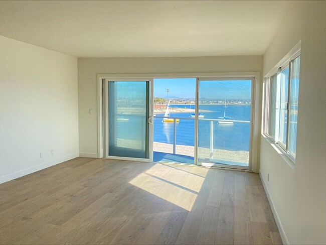 Building Photo - Live at the Bay All Year Round! SPACIOUS 3...