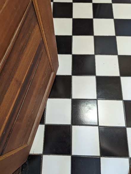 Building Photo - 346 S Rose St