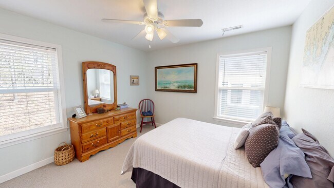 Building Photo - 123 Harbour View Dr