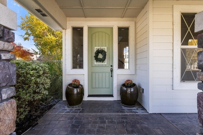 Building Photo - Spacious 5-Bedroom Home (plus bonus room) on ½ Acre in Bridgetower – Rare Meridian Rental!