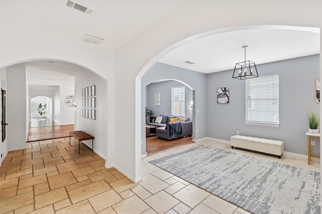 Building Photo - 810 Turner Ave