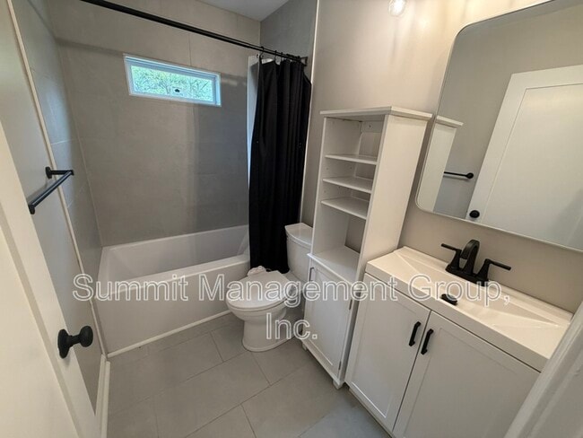 Building Photo - 1195 Fincher Rd