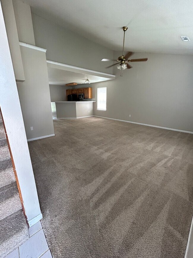 Building Photo - 5559-5561 Pinehurst Ln