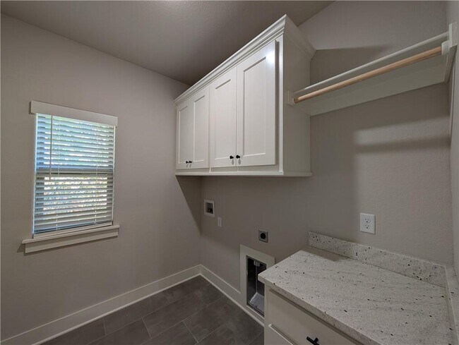 Building Photo - 22 Magrath Ln
