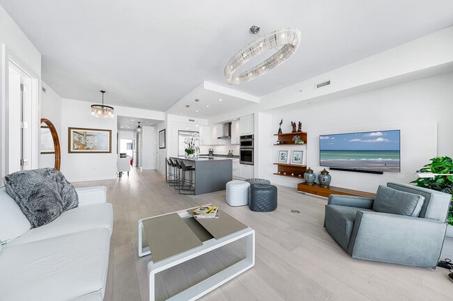 Building Photo - 1155 N Gulfstream Ave