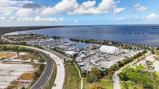 Building Photo - 7 Indian River Ave