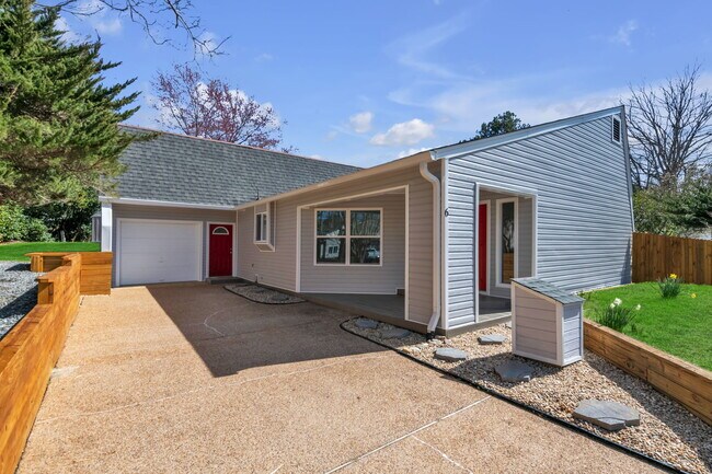 Building Photo - 6 Sundance Pl