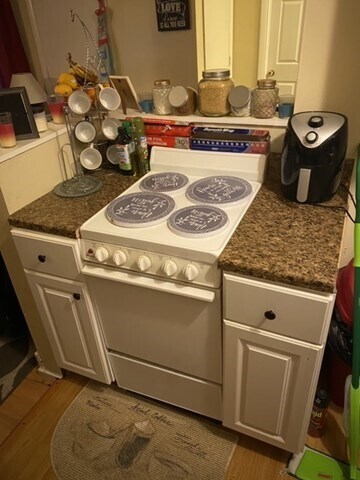 Building Photo - 61 Vine St