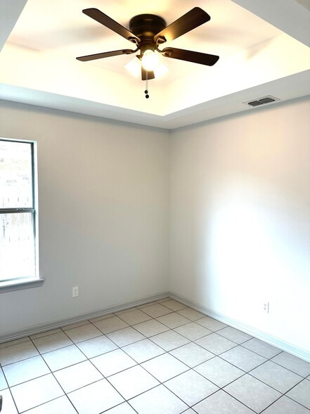 Building Photo - 328 Clemente Ave