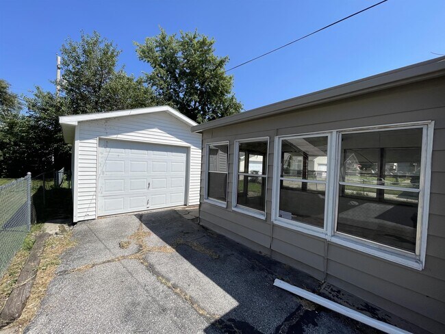 Building Photo - 4137 N 63rd St