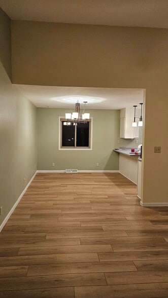 Building Photo - 727 Eagle Cir