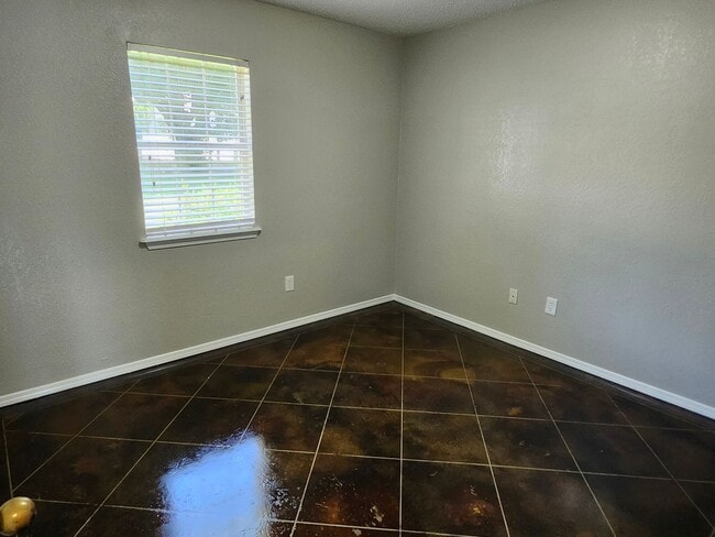 Building Photo - 3bed/2bath house