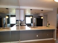 Building Photo - Upgraded End-Unit Townhome