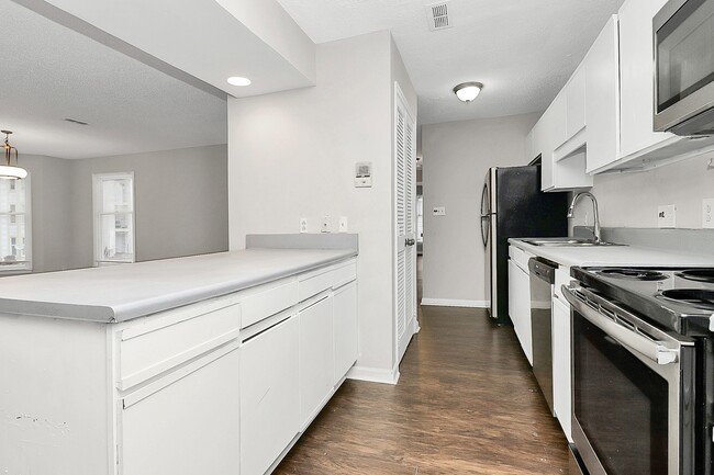 Building Photo - 7360 Rose Terrace Ct