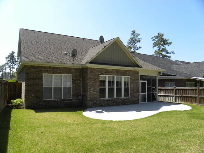 Building Photo - Absolutely beautiful home at the Cottages ...