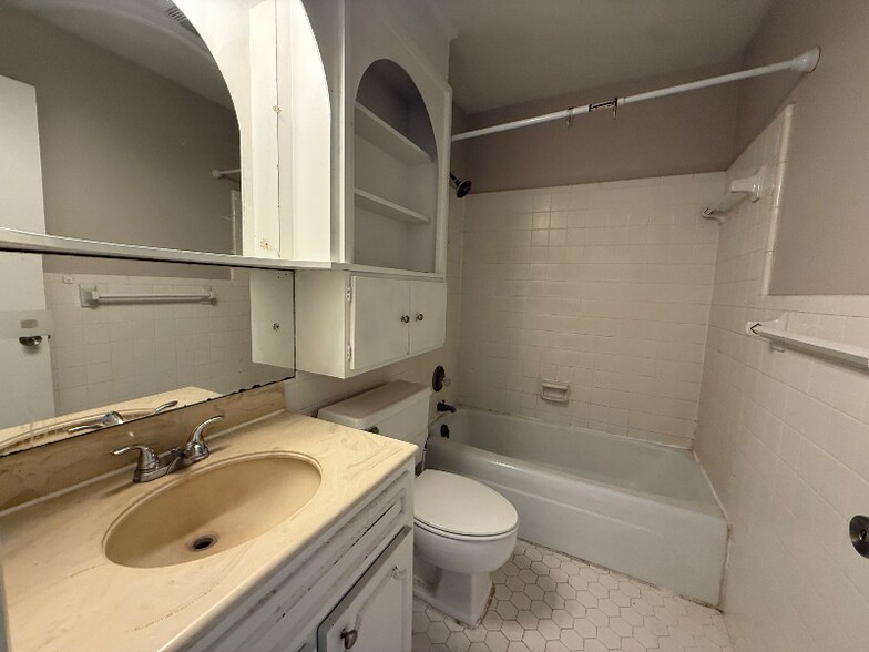 Building Photo - 11271 Florida Blvd