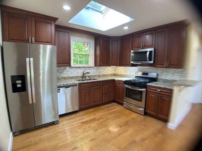 Building Photo - 41 Davis Ave