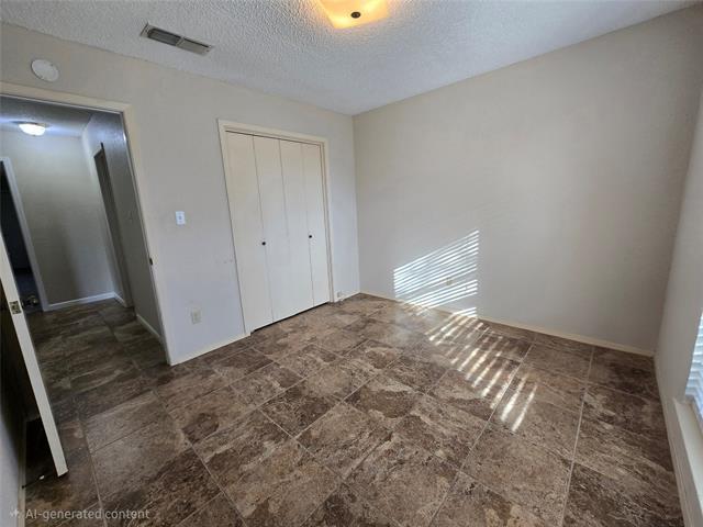 Building Photo - 301 E 6th St