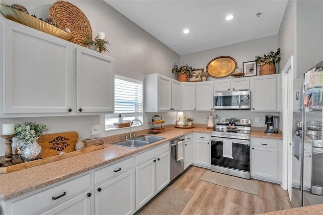 Building Photo - 456 Bayou-Village Dr