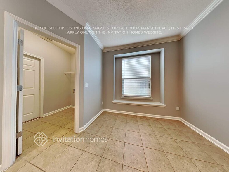 Building Photo - 170 Prairie Ridge Dr