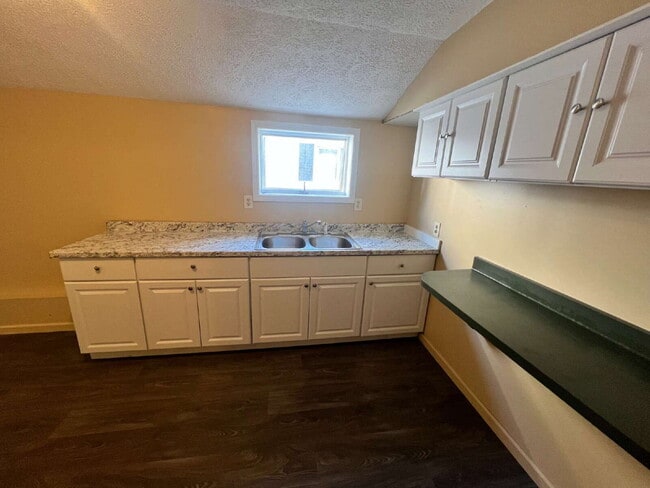 Building Photo - 3 Bedroom Apartment in Perry - Available August 15th, 2026