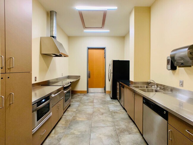 Building Photo - 113 Bowery