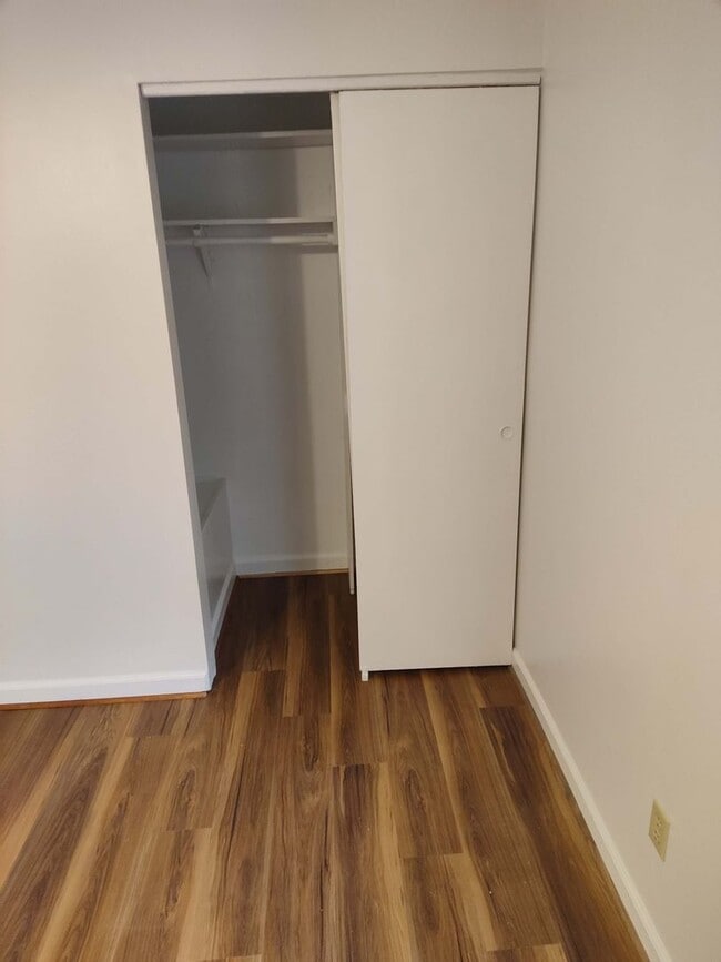 Building Photo - 1128 Nottingham Cir