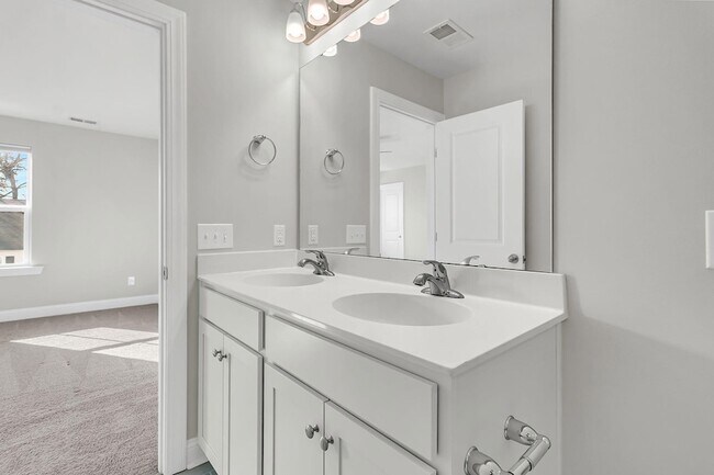 Building Photo - 1226 Tice Ln