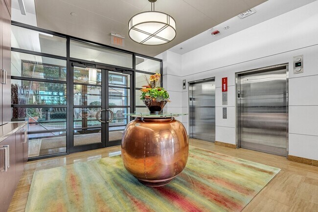 Building Photo - 17 Otis St