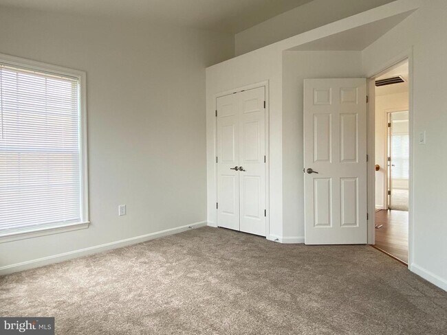 Building Photo - 5633 Sheals Ln