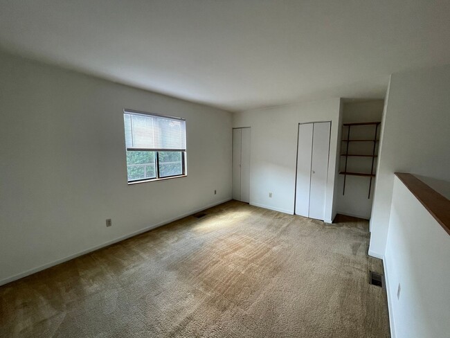 Building Photo - 1 Bedroom Apartment on Linden Ave