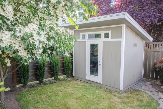 Building Photo - 4Bd/2.75Ba Seattle House