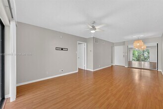Building Photo - 3119 Oakland Shores Dr
