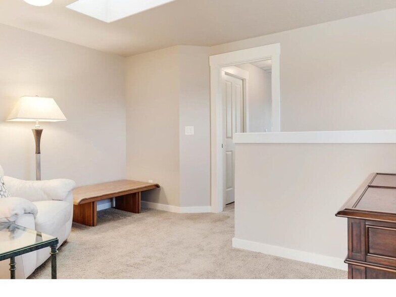 Loft - 2513 NE 131st Ct