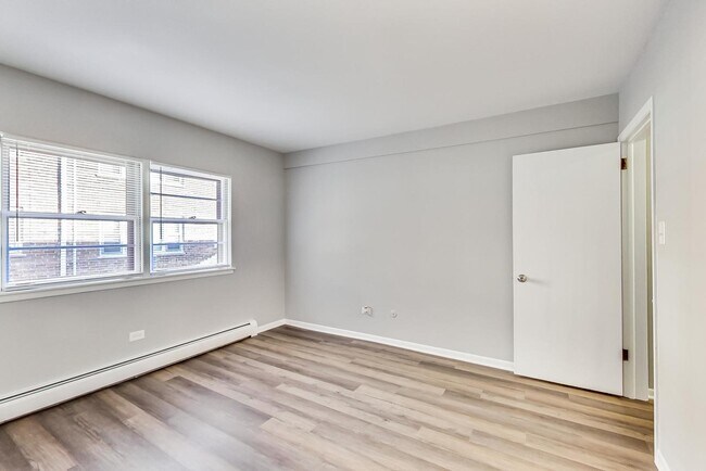 Building Photo - 38 S Waiola Ave