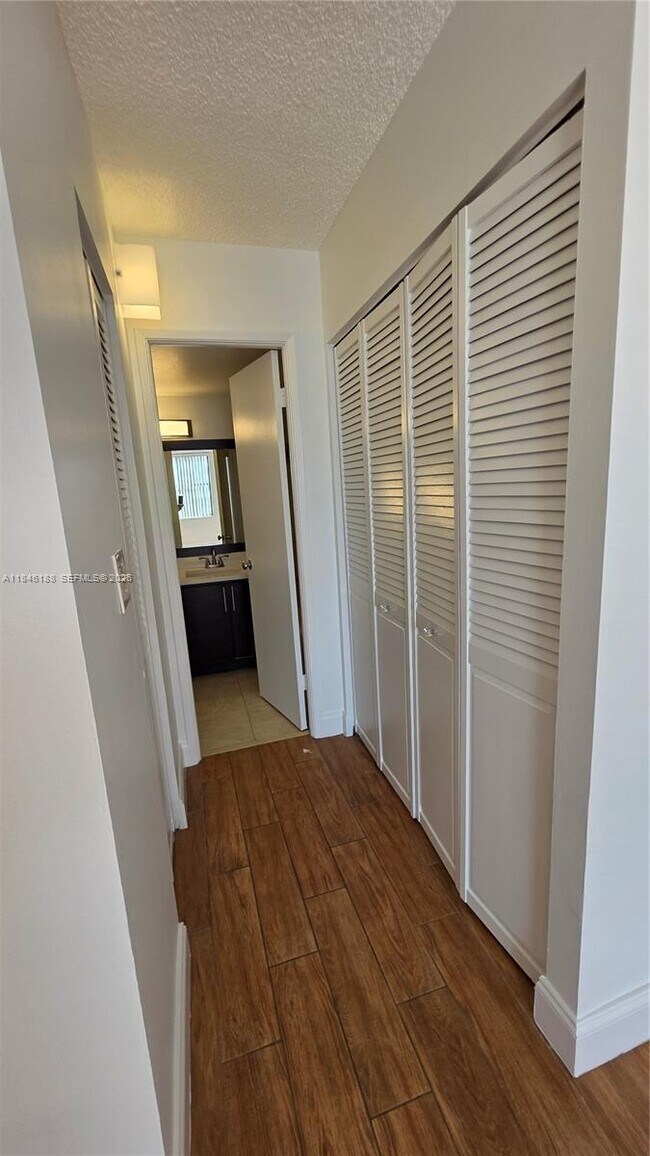 Building Photo - 18151 NE 31st Ct