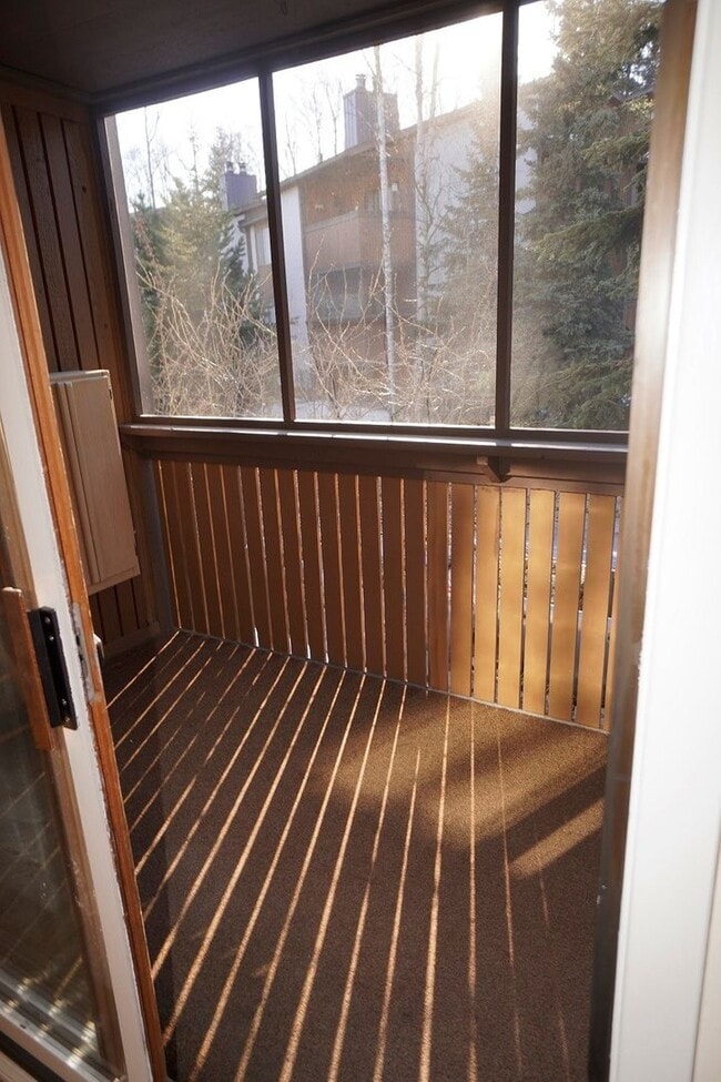 Building Photo - 2 Bed 2 Bath South Anchorage Condo!