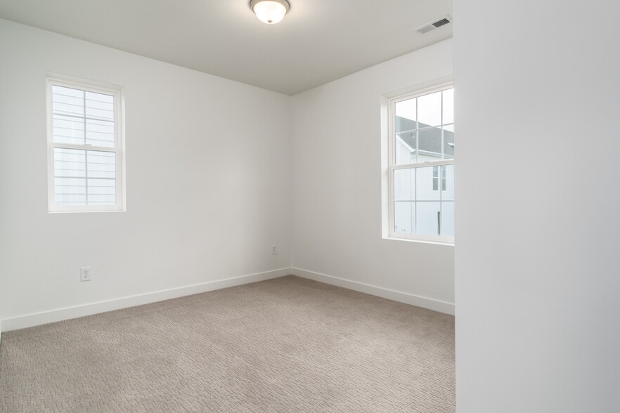 Room #1 - 11628 S Watercourse Rd