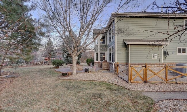 Building Photo - Light-Filled Longmont Gem with Elegant Fin...
