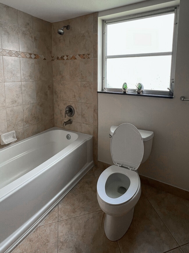 Building Photo - 3049 N Course Ln