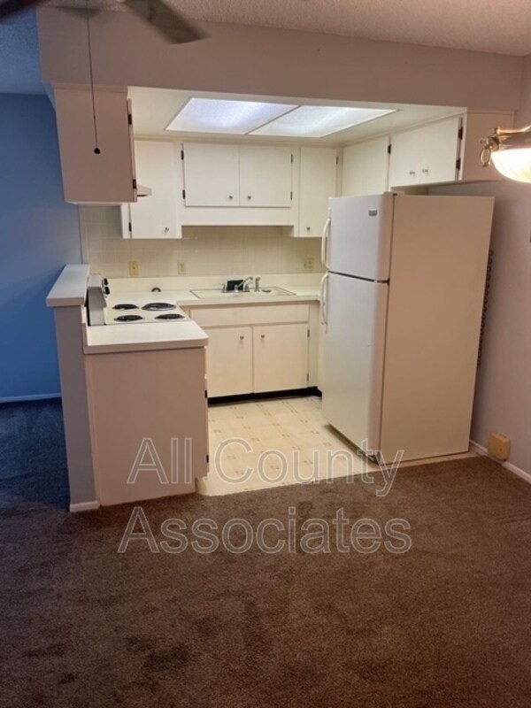 Building Photo - 6189 Chesham Dr